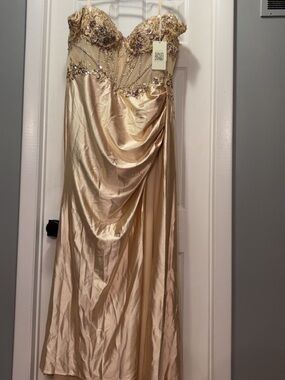 PROM DRESS - Embellished Strapless Evening Gown. - size 20